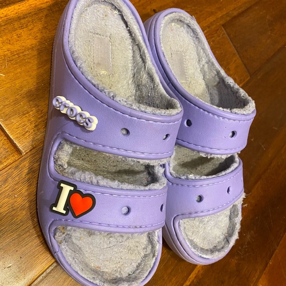 CROCS womens 8 Lavender Fuzzy classic Sandal slide - Picture 1 of 5